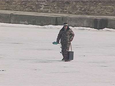 Провалился под лед