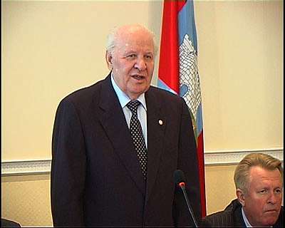 Учителей поздравил губернатор