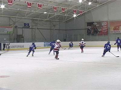 Хоккей на Ледовой арене