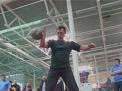 День работников торговли и ЖКХ отметили по спортивному.