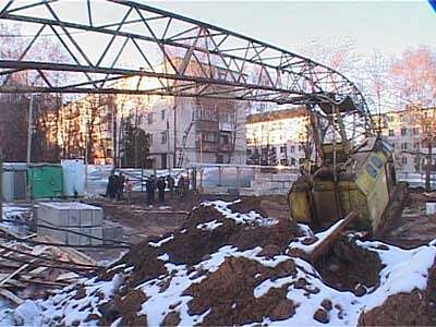 Упал кран....