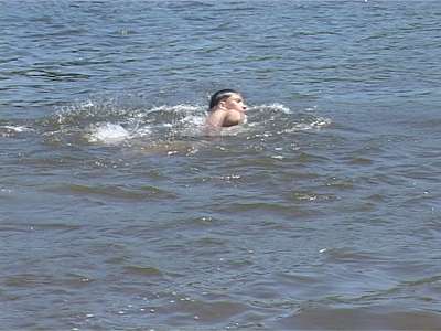 Мальчик-пловец