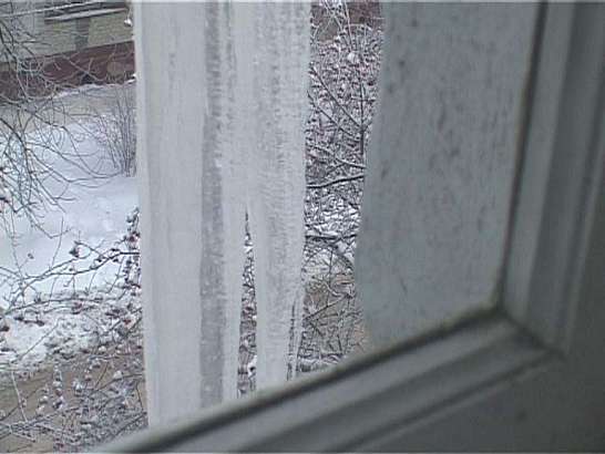 Сосулька за сосулькой...