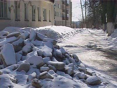 Город повяз в снегу?