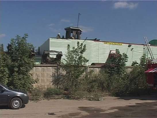 Горит автосервис