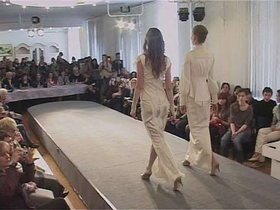 Вдохновленные модельеры представили свои коллекции...